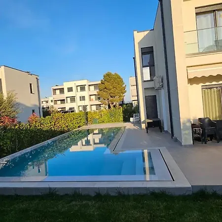 Vila Valamar Villa *